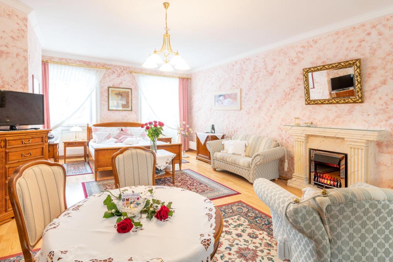 Schlosshotel Rosenau Superior Schloss Rosenau Eksteriør bilde